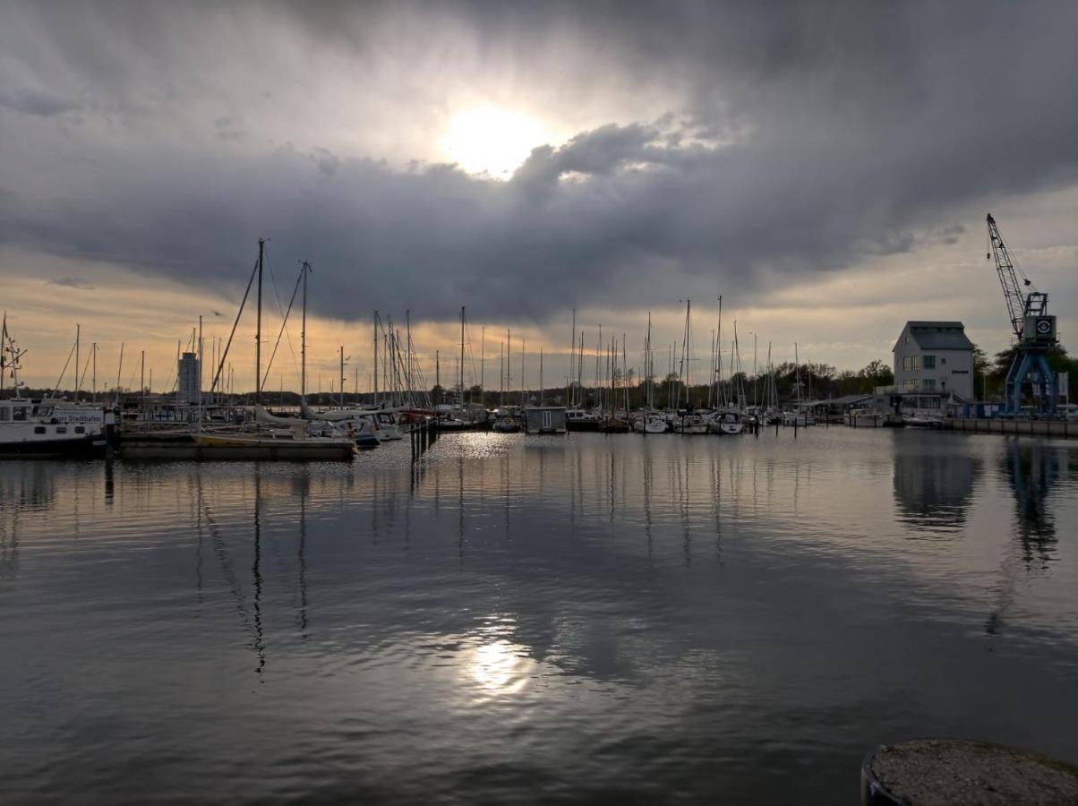 Ostsee Hausboot Schleswig Ostseeblick 1 Exterior photo